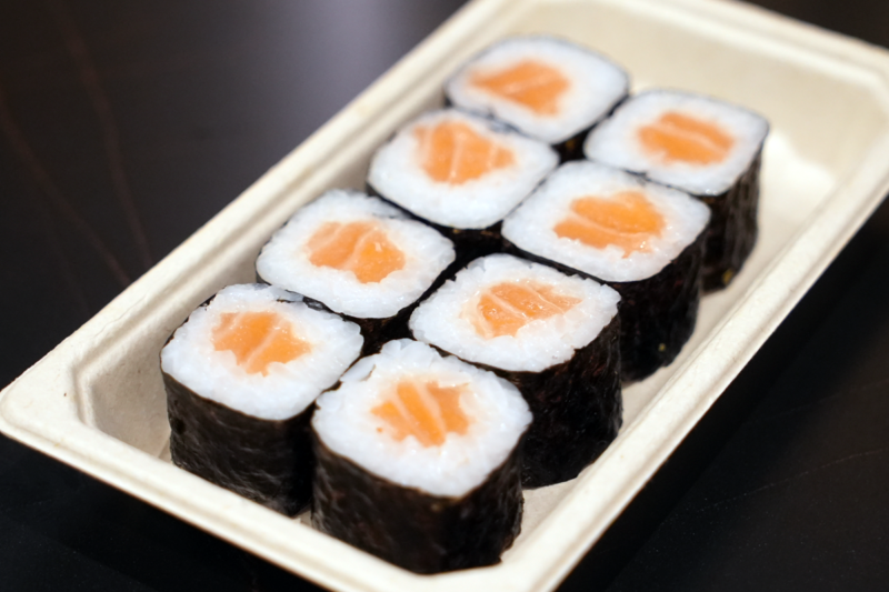 Salmon or Tuna Maki