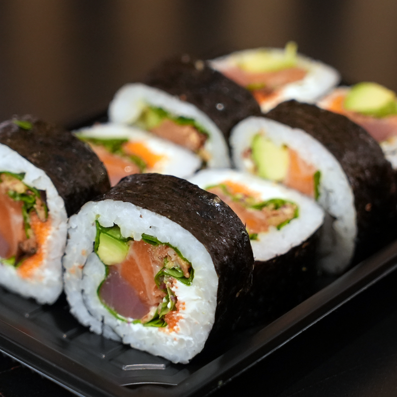 Salmon & Tuna Futomaki Roll