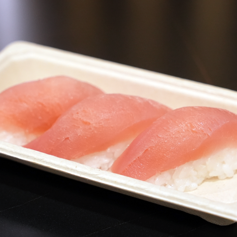 3 Pcs Salmon or Tuna Nigiri