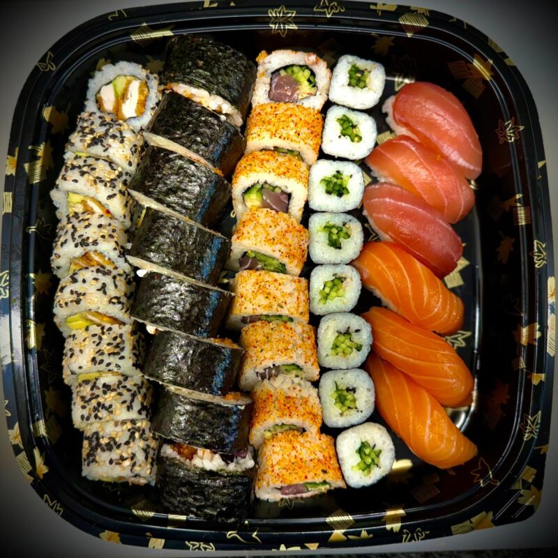 30 pics sushi platter set